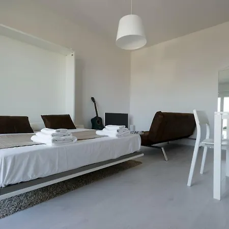 Little House With View דירה ארונה